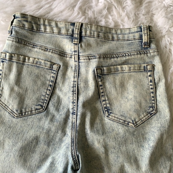 Forever 21 Jeans - Picture 2 of 4